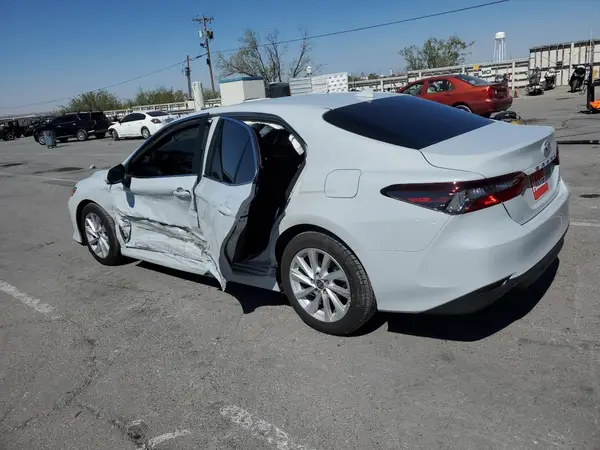 4T1C11AK2NU044254 2022 TOYOTA CAMRY - Image 2