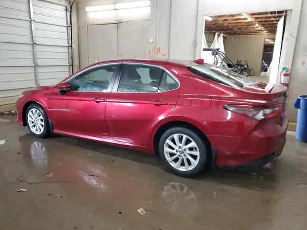 4T1C11AK2NU048319 2022 TOYOTA CAMRY - Image 2