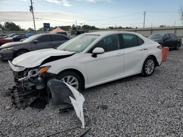 4T1C11AK2NU050278 2022 TOYOTA CAMRY - Image 1