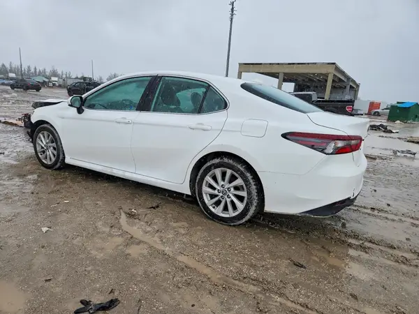 4T1C11AK2NU060079 2022 TOYOTA CAMRY - Image 2