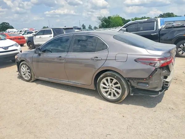 4T1C11AK2NU060244 2022 TOYOTA CAMRY - Image 2