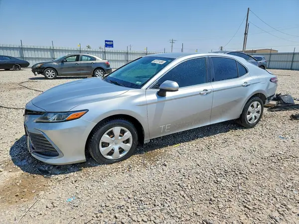 4T1C11AK2NU062446 2022 TOYOTA CAMRY - Image 1
