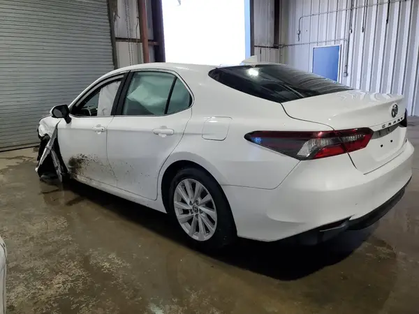 4T1C11AK2NU074791 2022 TOYOTA CAMRY - Image 2