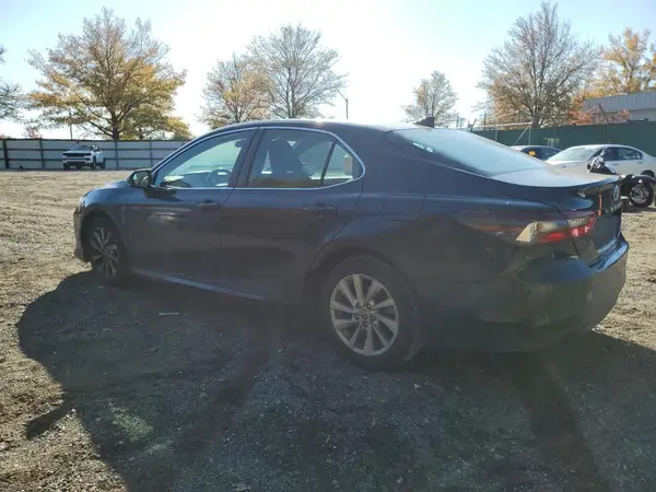 4T1C11AK2NU617993 2022 TOYOTA CAMRY - Image 2