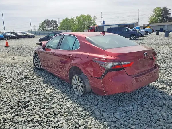 4T1C11AK2NU626810 2022 TOYOTA CAMRY - Image 2