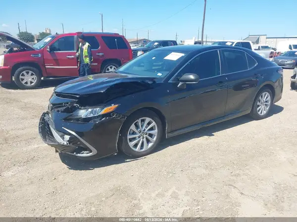 4T1C11AK2NU631442 2022 TOYOTA CAMRY - Image 2