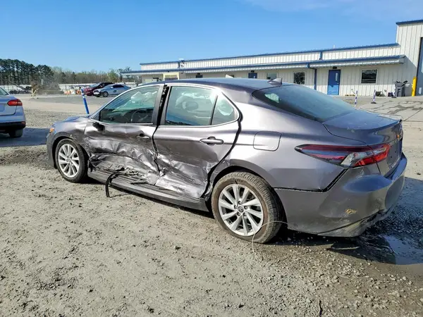 4T1C11AK2NU633045 2022 TOYOTA CAMRY - Image 2