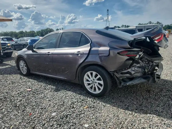 4T1C11AK2NU633403 2022 TOYOTA CAMRY - Image 2