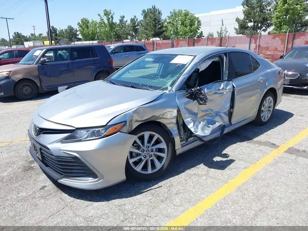 4T1C11AK2NU634096 2022 TOYOTA CAMRY - Image 2