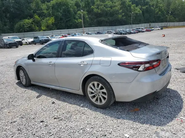 4T1C11AK2NU643073 2022 TOYOTA CAMRY - Image 2
