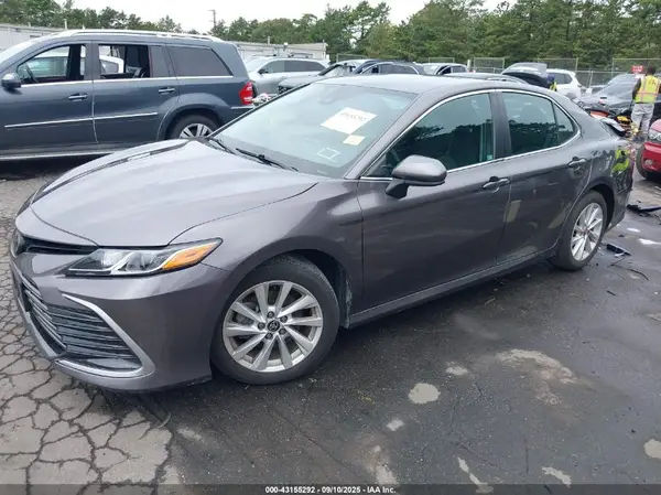 4T1C11AK2NU652064 2022 TOYOTA CAMRY - Image 2