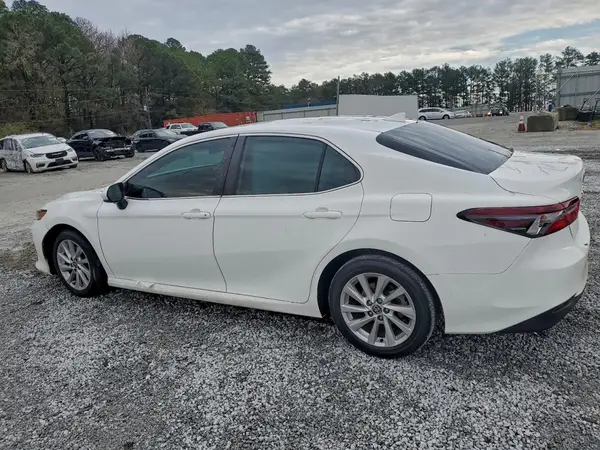4T1C11AK2NU653036 2022 TOYOTA CAMRY - Image 2