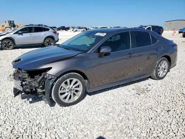4T1C11AK2NU657295 2022 TOYOTA CAMRY - Image 1