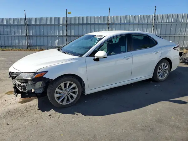 4T1C11AK2NU664697 2022 TOYOTA CAMRY - Image 1