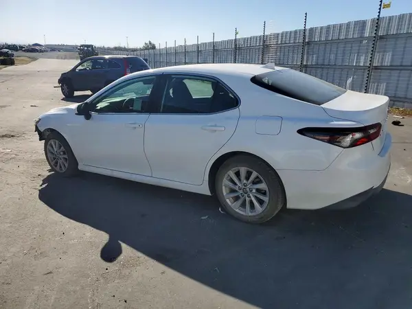 4T1C11AK2NU664697 2022 TOYOTA CAMRY - Image 2