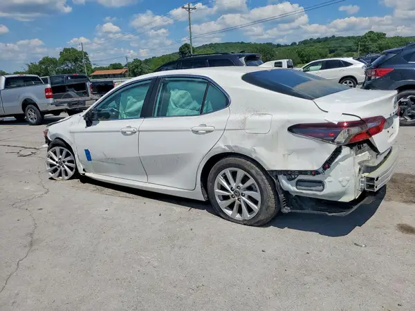 4T1C11AK2NU665834 2022 TOYOTA CAMRY - Image 2