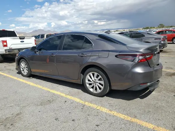 4T1C11AK2NU673187 2022 TOYOTA CAMRY - Image 2