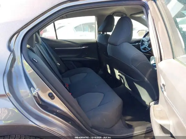 4T1C11AK2NU674453 2022 TOYOTA CAMRY - Image 8