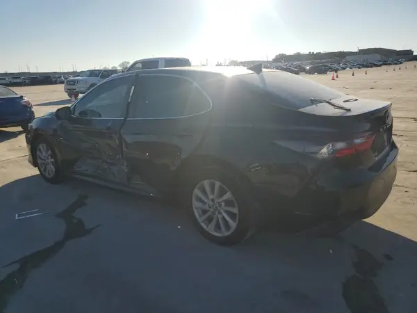 4T1C11AK2NU677840 2022 TOYOTA CAMRY - Image 2