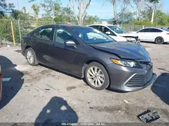 4T1C11AK2NU679555 2022 TOYOTA CAMRY