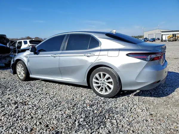 4T1C11AK2NU679913 2022 TOYOTA CAMRY - Image 2