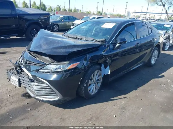 4T1C11AK2NU682472 2022 TOYOTA CAMRY - Image 2