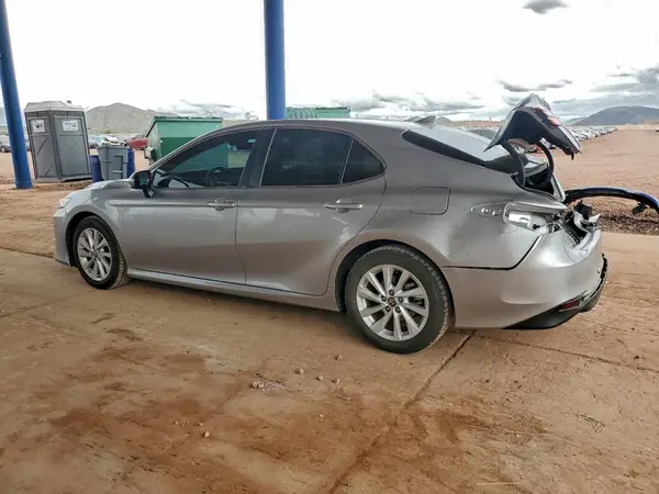 4T1C11AK2NU683413 2022 TOYOTA CAMRY - Image 2