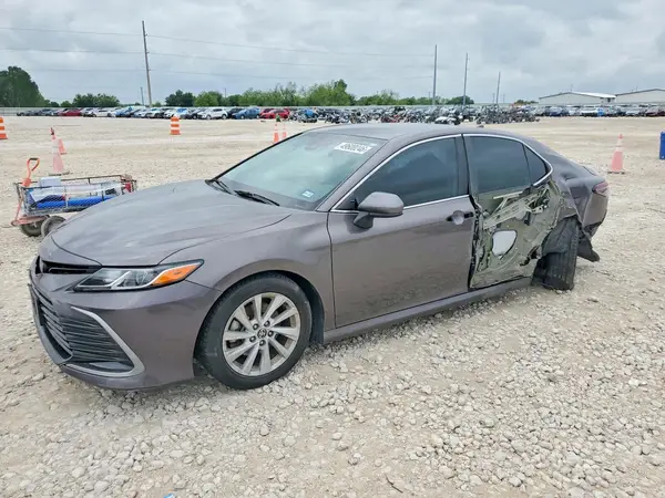 4T1C11AK2NU683492 2022 TOYOTA CAMRY - Image 1