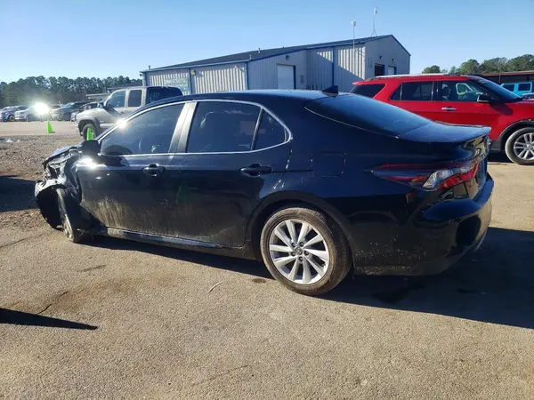 4T1C11AK2NU683797 2022 TOYOTA CAMRY - Image 2