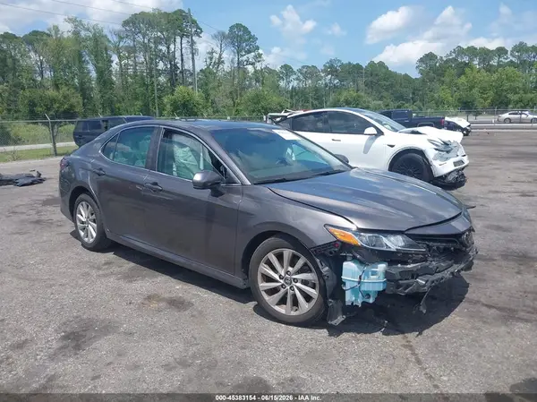 4T1C11AK2NU686909 2022 TOYOTA CAMRY - Image 1