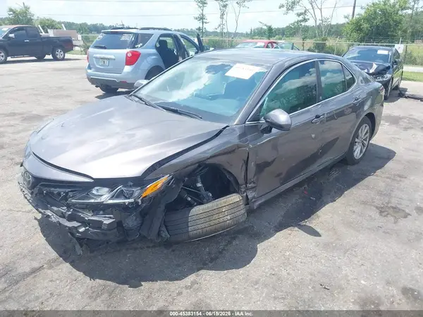 4T1C11AK2NU686909 2022 TOYOTA CAMRY - Image 2