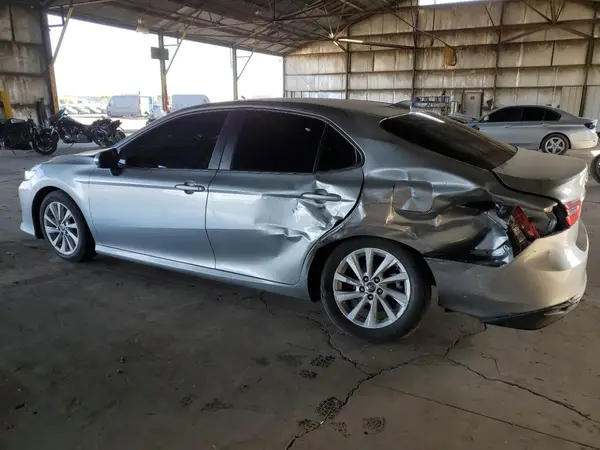 4T1C11AK2NU688899 2022 TOYOTA CAMRY - Image 2