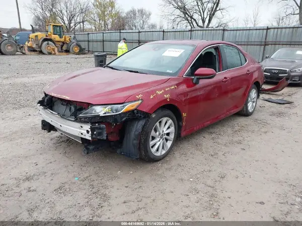 4T1C11AK2NU689003 2022 TOYOTA CAMRY - Image 2