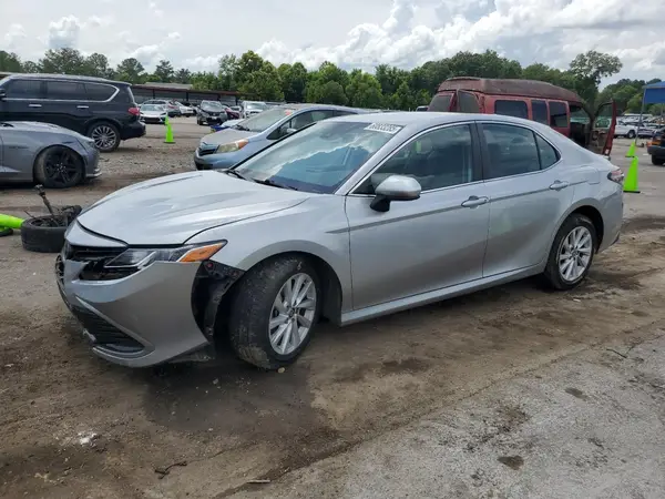 4T1C11AK2NU689230 2022 TOYOTA CAMRY - Image 1