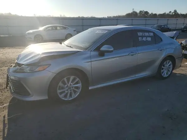 4T1C11AK2NU691950 2022 TOYOTA CAMRY - Image 1