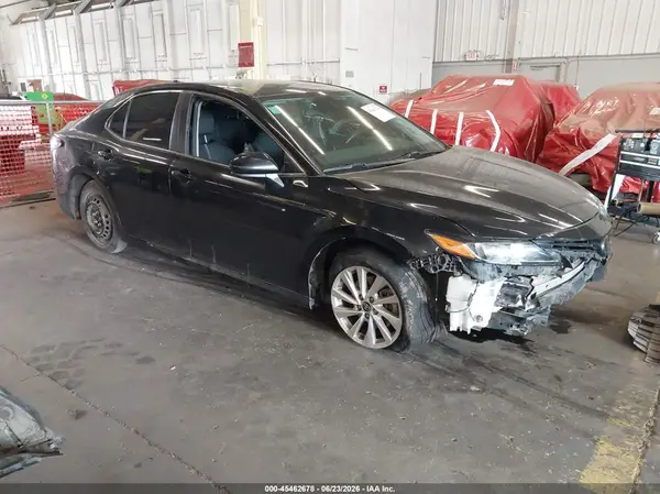 4T1C11AK2NU694573 2022 TOYOTA CAMRY - Image 1
