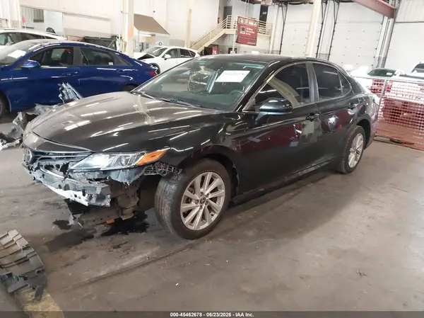 4T1C11AK2NU694573 2022 TOYOTA CAMRY - Image 2