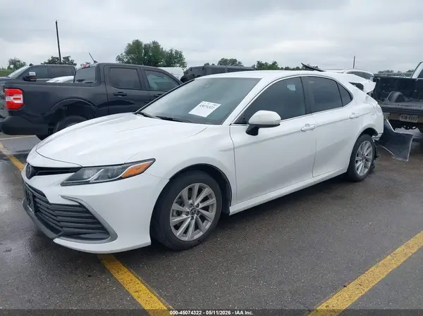 4T1C11AK2NU695707 2022 TOYOTA CAMRY - Image 2