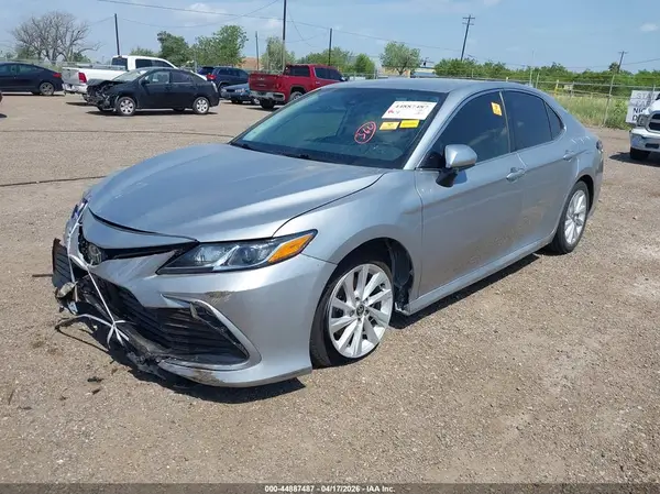 4T1C11AK2NU697537 2022 TOYOTA CAMRY - Image 2