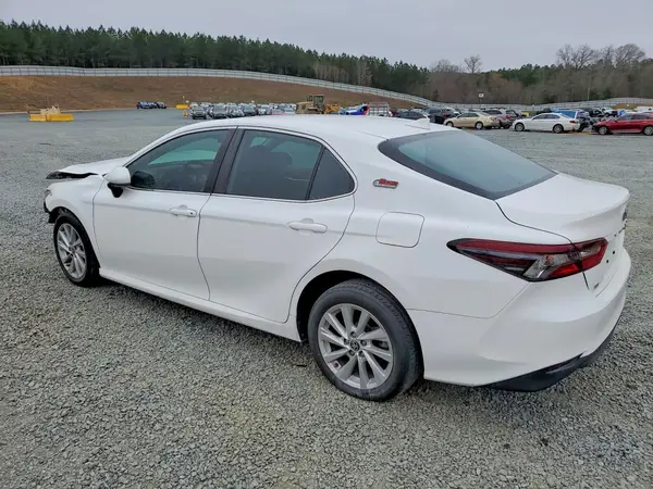 4T1C11AK2NU697814 2022 TOYOTA CAMRY - Image 2