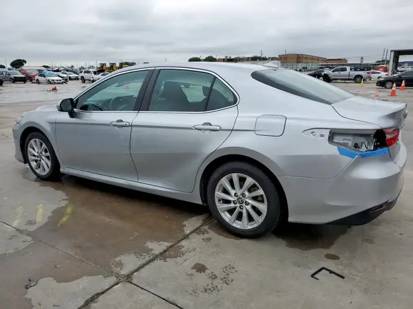4T1C11AK2NU703935 2022 TOYOTA CAMRY - Image 2