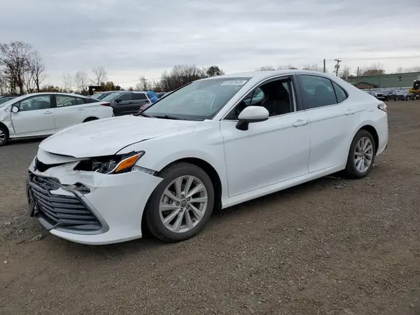 4T1C11AK2NU713171 2022 TOYOTA CAMRY - Image 1
