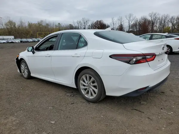 4T1C11AK2NU713171 2022 TOYOTA CAMRY - Image 2