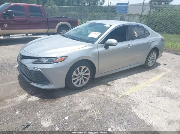 4T1C11AK2PU110594 2023 TOYOTA CAMRY - Image 2