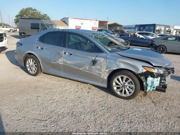 4T1C11AK2PU125757 2023 TOYOTA CAMRY - Image 1