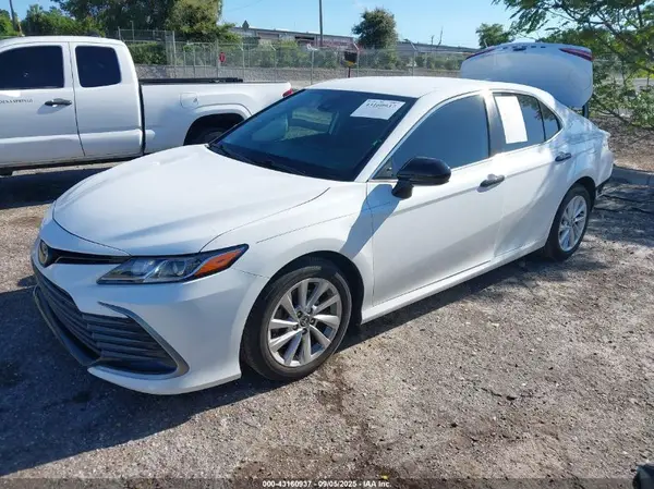 4T1C11AK2PU160122 2023 TOYOTA CAMRY - Image 2