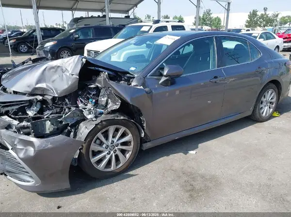 4T1C11AK2PU165627 2023 TOYOTA CAMRY - Image 2