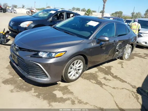 4T1C11AK2PU724738 2023 TOYOTA CAMRY - Image 2