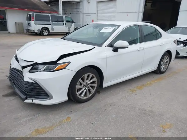 4T1C11AK2PU748800 2023 TOYOTA CAMRY - Image 2