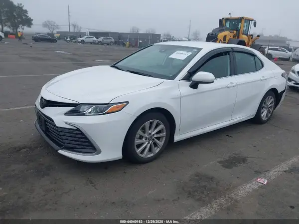 4T1C11AK2PU796586 2023 TOYOTA CAMRY - Image 2